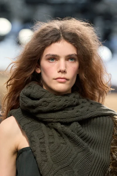 Look 9